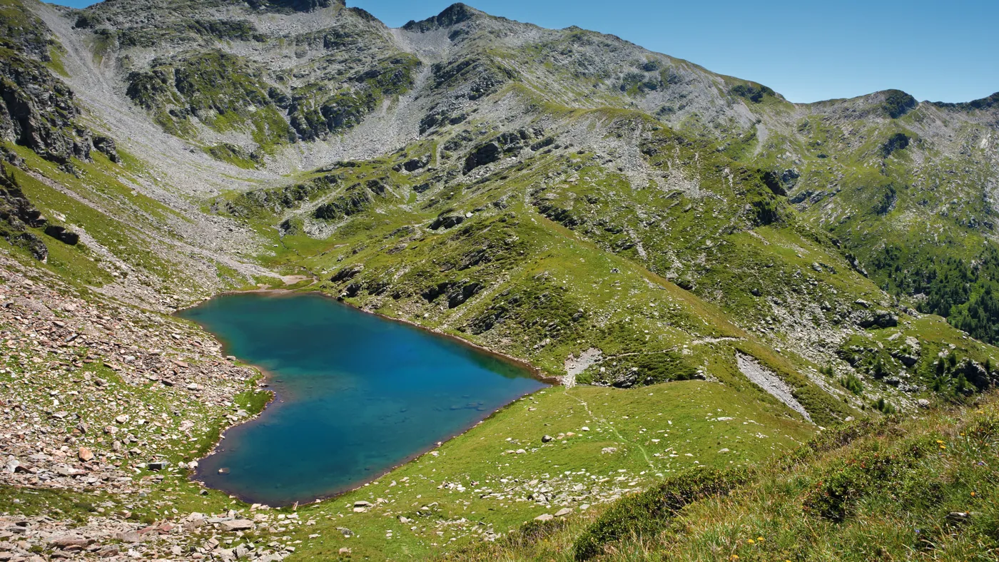 Lagh de Calvaresc — jezioro w kształcie serca