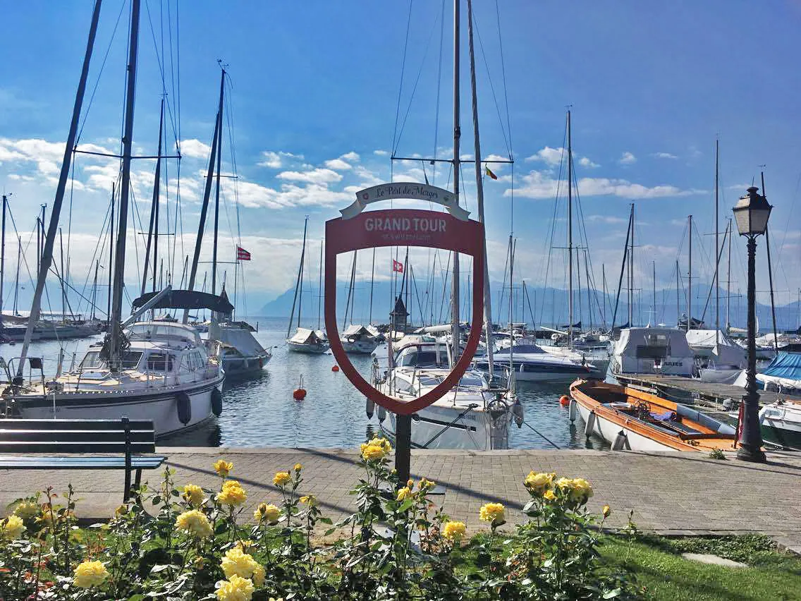 Port w Morges — kwietna riwiera nad Lemanem