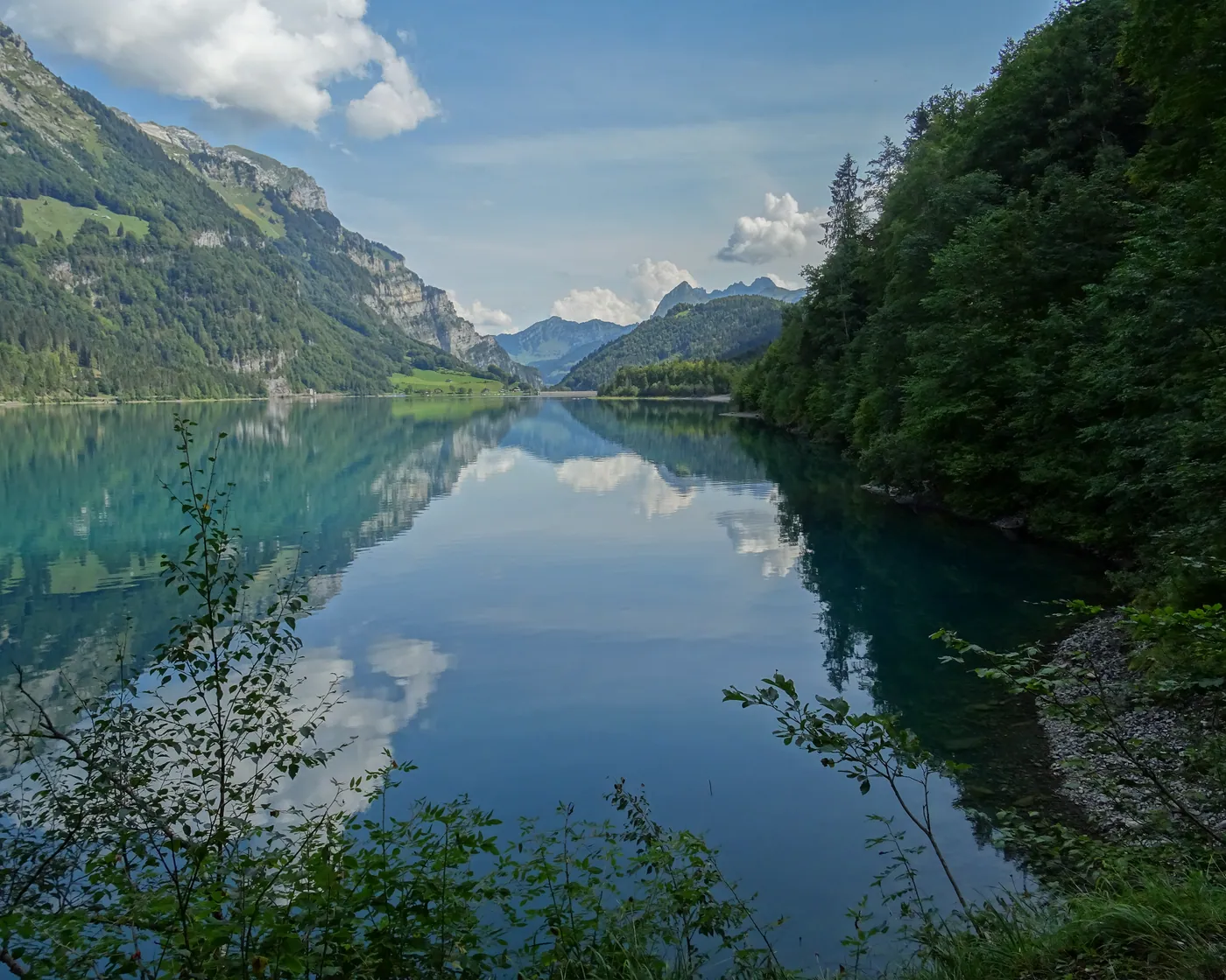 Szlak nad jeziorem Klöntalersee