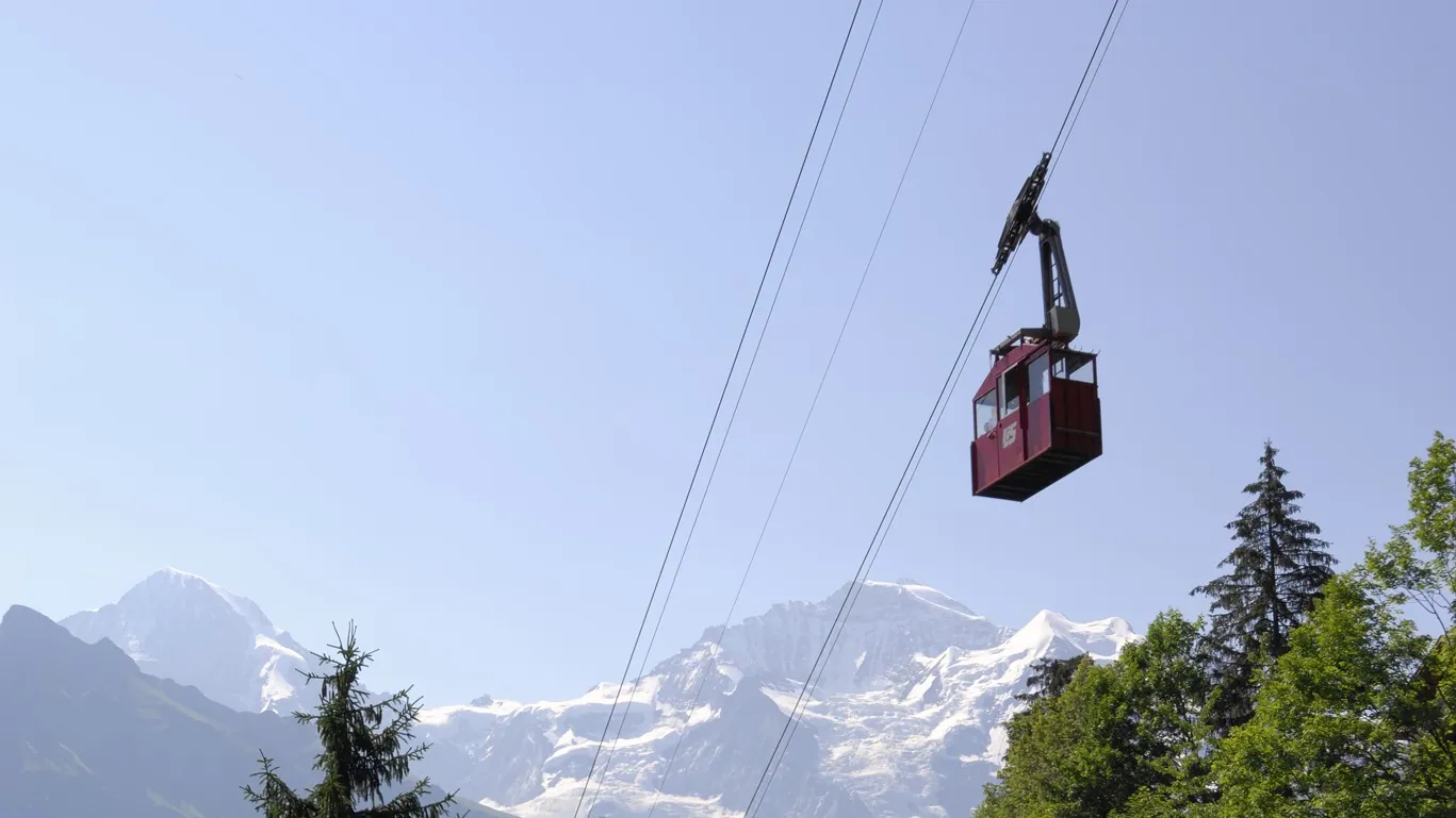 Sulwald — kolejką ponad Lauterbrunnen