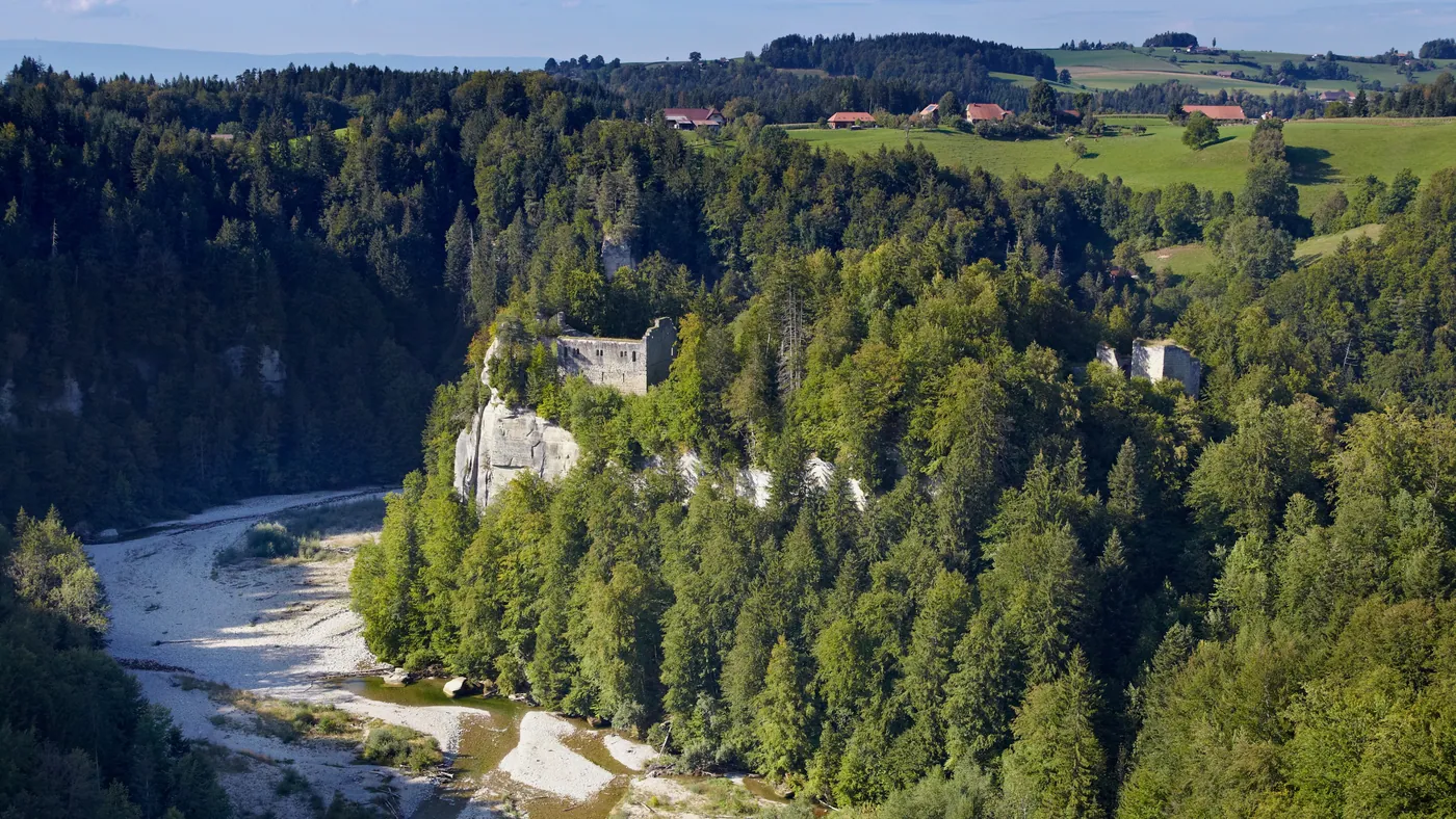 Sensegraben i ruiny Grasburg