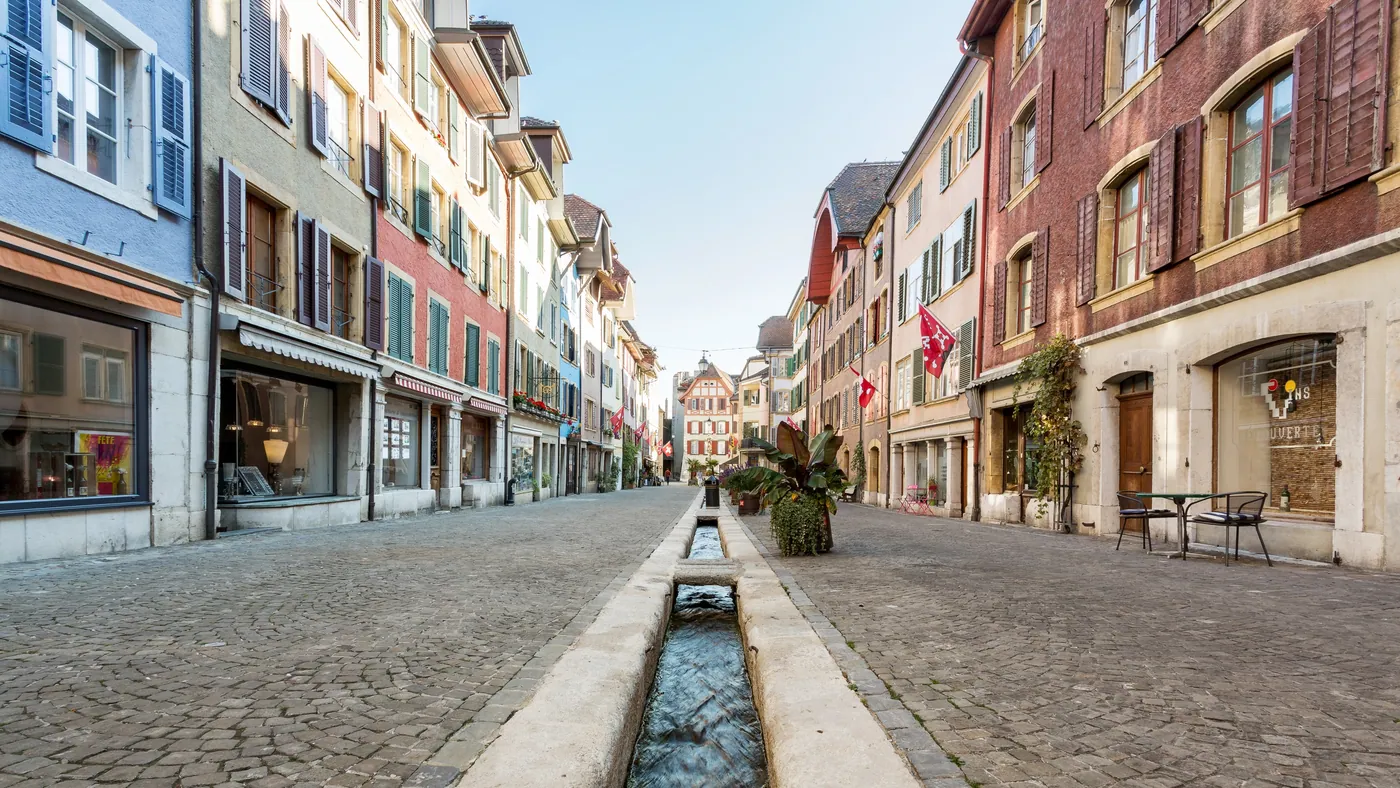 La Neuveville — średniowiecze nad jeziorem Biel