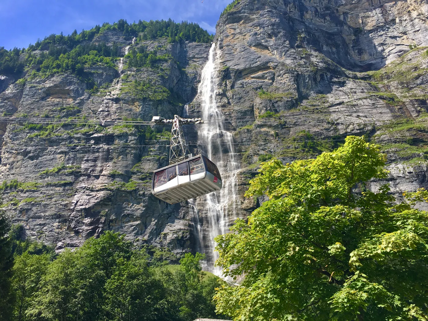 Wodospady Mürrenbach — 417 metrów w dół