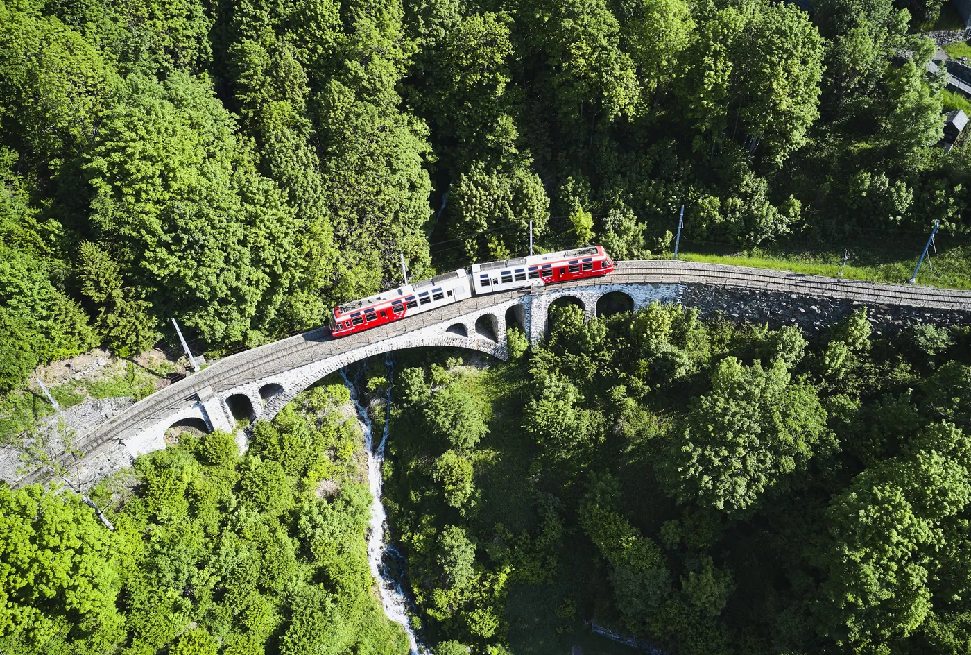 Mont-Blanc Express — kolej do Chamonix
