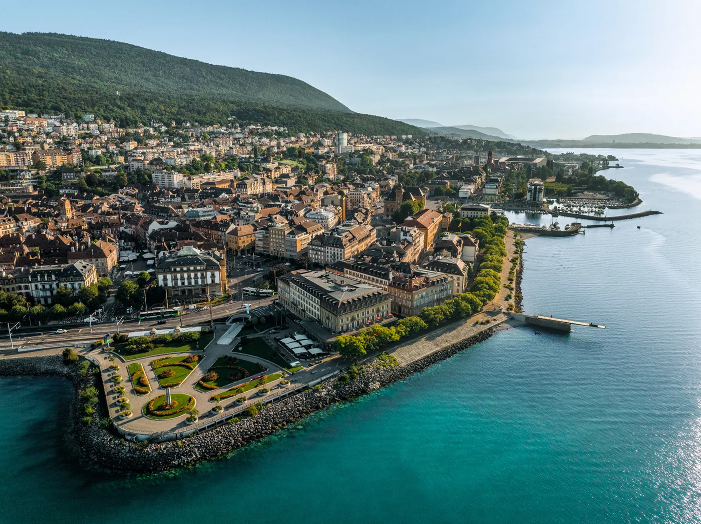 Neuchâtel — miasto z żółtego kamienia