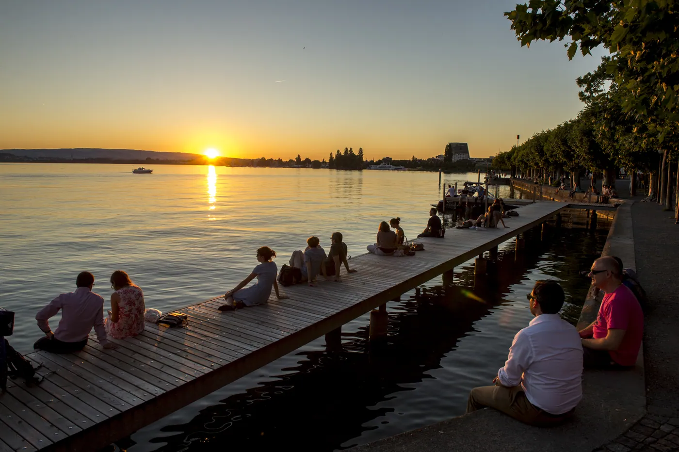 Promenada nad jeziorem Zug
