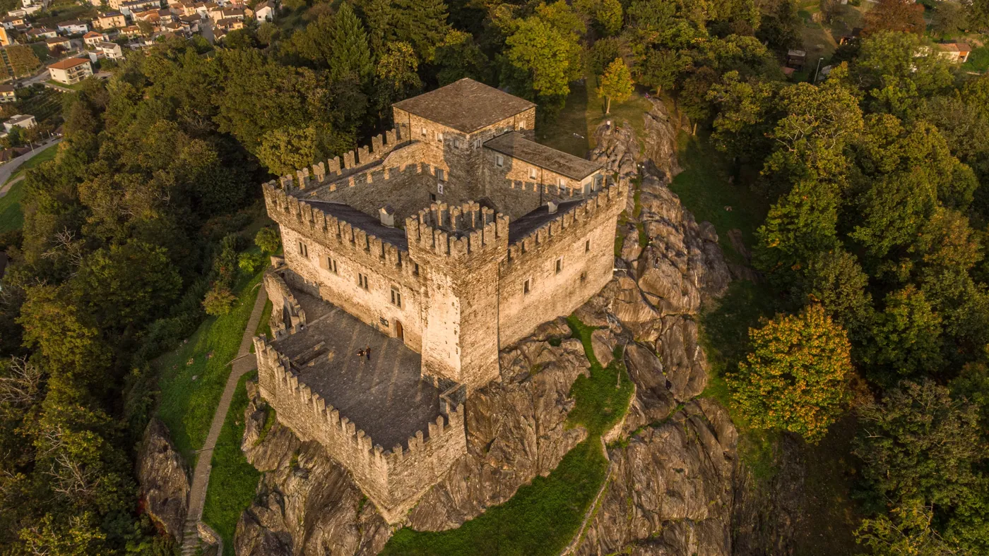 Zamek Sasso Corbaro
