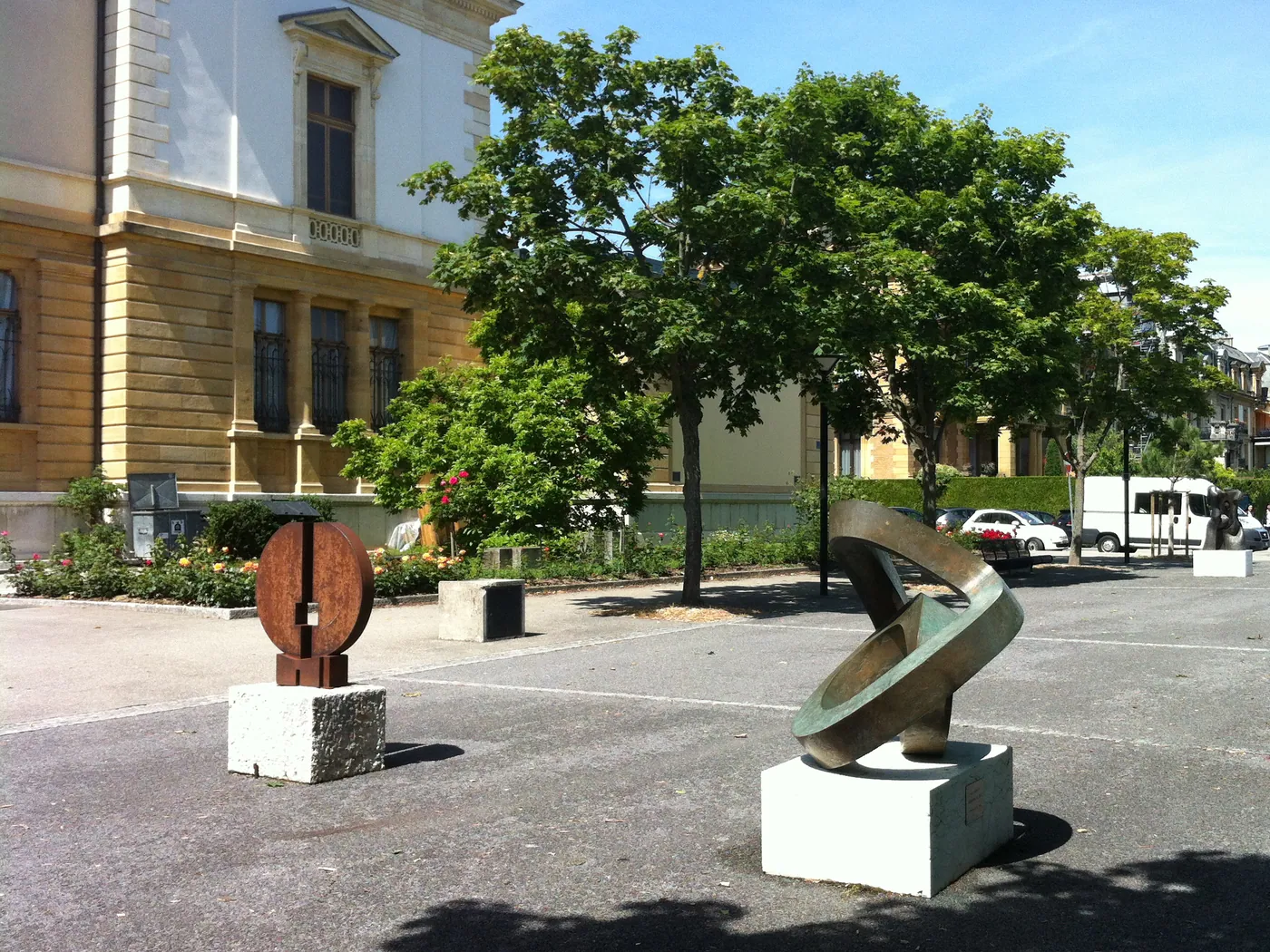 Ogród rzeźb na Esplanade Léopold-Robert