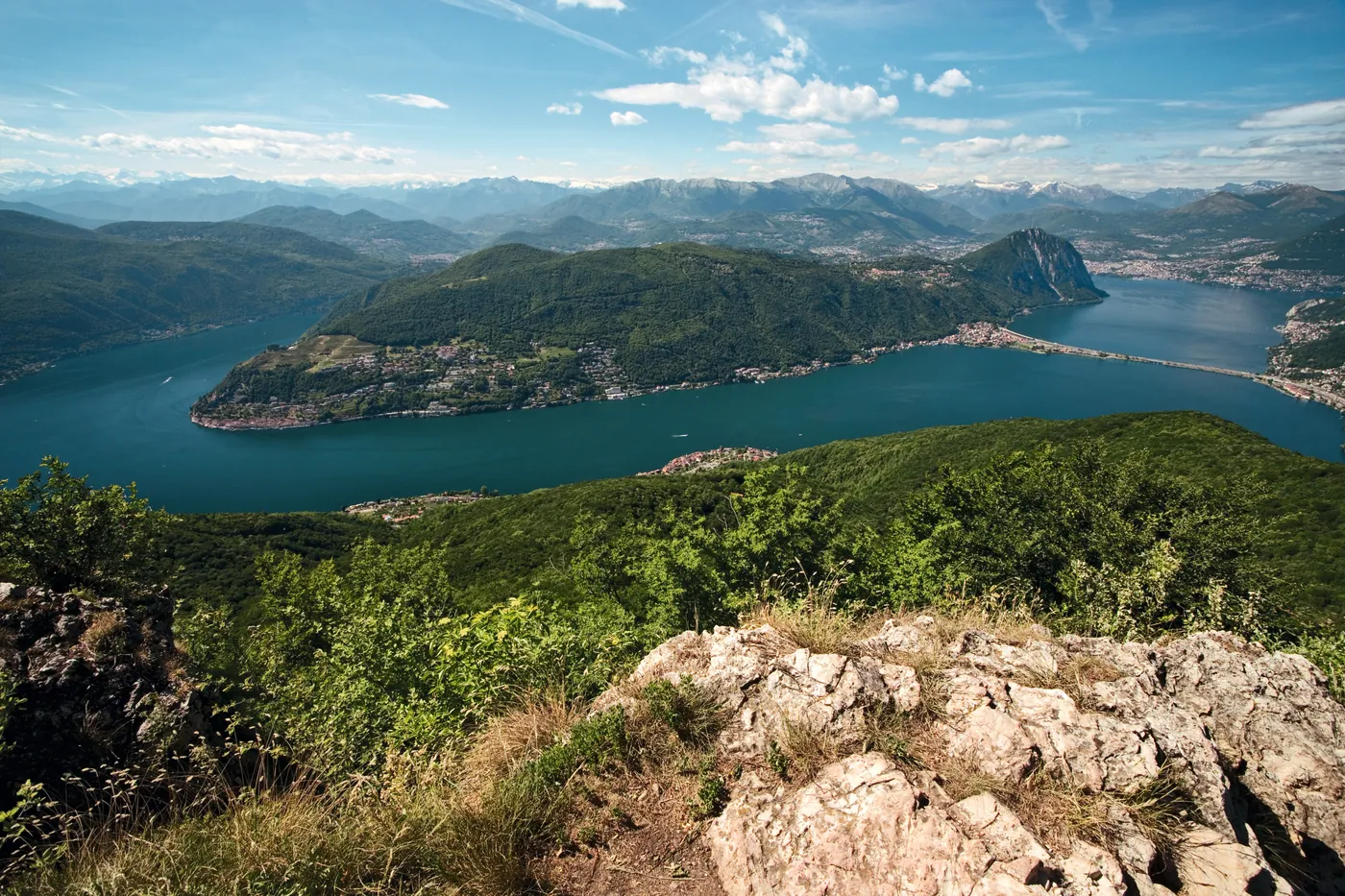 Jezioro Lugano — południe w pełnym słońcu