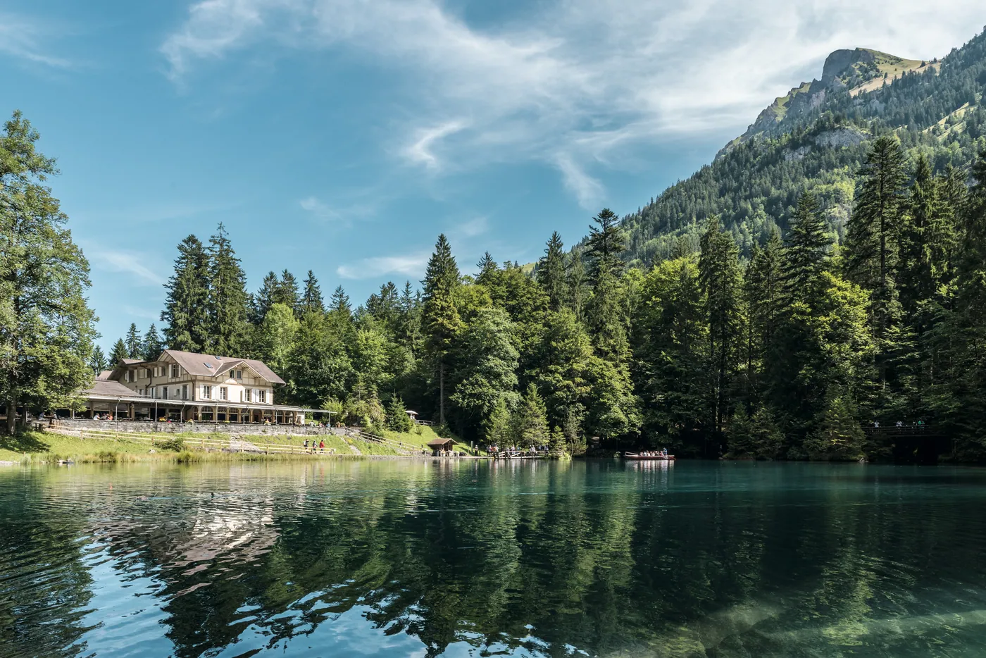 Blausee — błękit w leśnym parku