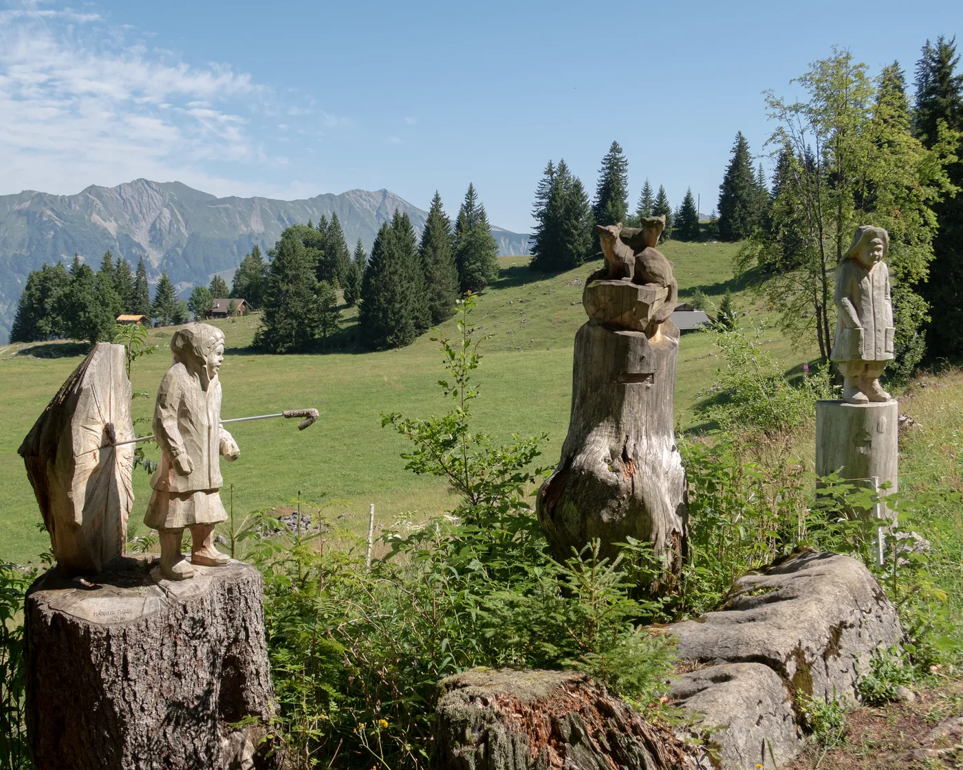 Axalp — szlak rzeźbiarzy (Schnitzlerweg)