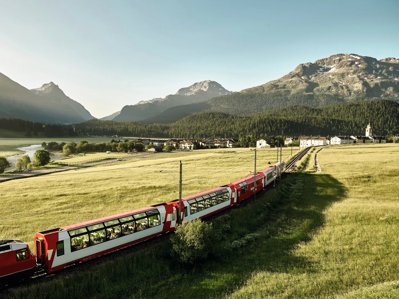 Glacier Express na trasie przez szwajcarskie Alpy