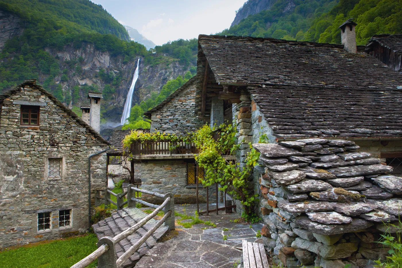 Val Bavona — dolina z kamienia